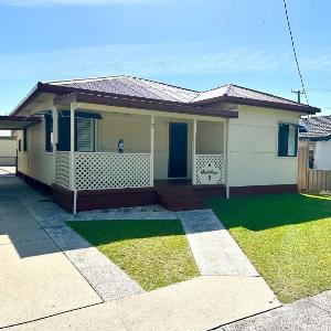 Rosie'S Cottage - Pet-Friendly Coastal Retreat in the Heart of Yamba- Holiday Yamba