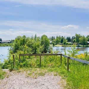 Well-Furnished Holiday Home With Beautiful Views Of The Lake And Countryside Close To Child-Friendly Lyngsbæk Beach And Only 10 Minutes From