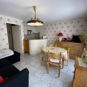 Charmant Appartement à Cauterets - Confort et Accueil Chaleureux - FR-1-812-101