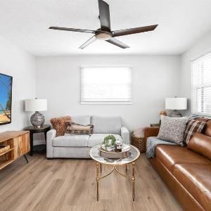 Newly Renovated Retreat 30mins to Downtown Indy