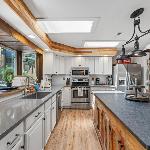 New! Rustic Retreat - Near downtown parks & hospital - Hot tub - 5 bd