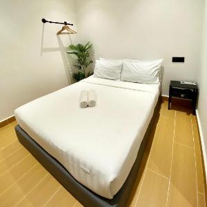 The 6N by Sky Hive