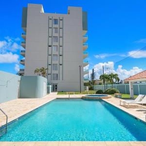 Splash & Sand Suites Tower 705