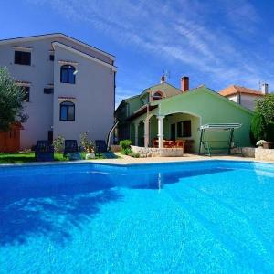 Family-friendly apartments with swimming pool Zadar - 23646