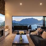 Summit Escape Hot Tub & Panoramic Beauty Queenstown