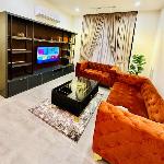 20 Min From Downtown Luxe 02 Bhk Penthouse with Balcony Sky Park One
