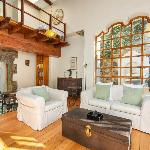 Idyllic Villa - Rooftop Deck - Mountain Views