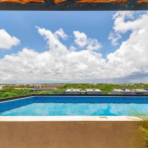 2 BR with Direct Walk-out to Pool Sauna and Gym