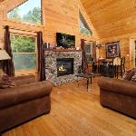 Thunder Bear Hideaway Roar Into Relaxation Pigeon Forge Tennessee