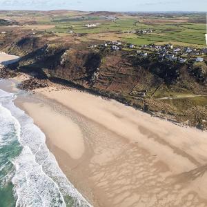 Finest Retreats - Wolf Rock