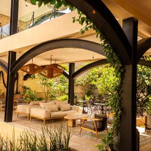 Adoro Hotel Boutique
