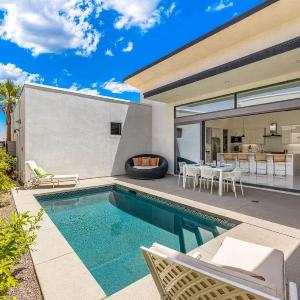 The Miralon Petite Oasis