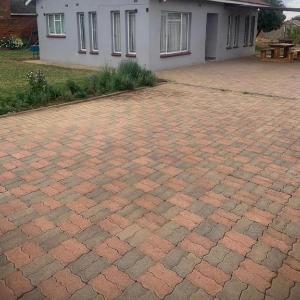 2Bed-4Guests-Garden-NearCentre&Attractions