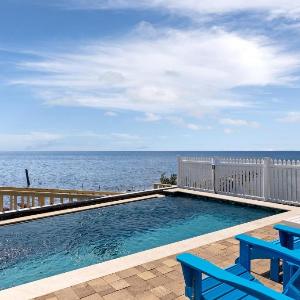 Ahh da Sea - Waterfront Backyard Ramp to Jetty & Laguna home