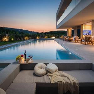 Villa ZaLú with Heated Pool