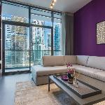 MBL Royal JLT- 1-BR Apartment with Lake View 