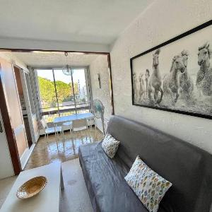 Studio confortable avec parking au centre-ville - FR-1-716-78