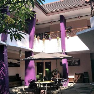 Dpavilion Guest House & Resto