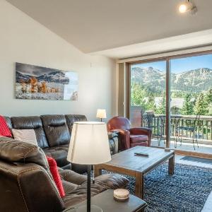 Snowcreek #793 Phase V - 3 Bedroom 3 Bath Sleeps 8 with Private 1 Car Garage