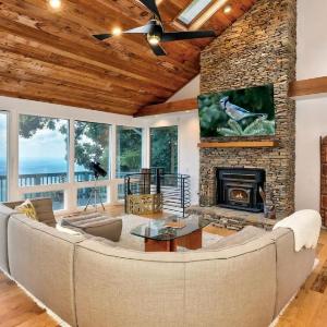 Mountain Top Escape - Stunning mountain views