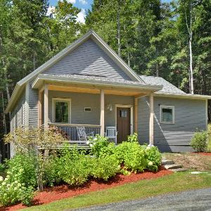 Fireplace Woods Club Access - Modern Quechee