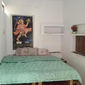 Family Budget full tour Home Stay just 1km to Mahakumbh Sangam