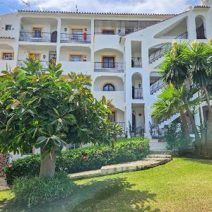 Modern 2 bed apartment Riviera close to the beach