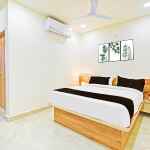 Super Townhouse Oak Kompally