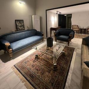 Ghumo x Bahadurabad Aga Khan Hospital - Ten Bedroom Private Villa