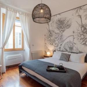 First & Urban Oasis - by MyHomeInComo