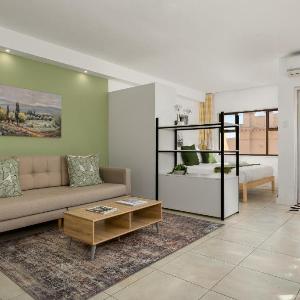 1 Hillendale