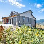 New Family Home in Eden w Hot Tub and Great Views