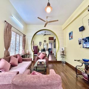 Retro Style 2BHK near Salt Lake Sector 5 Metro Station