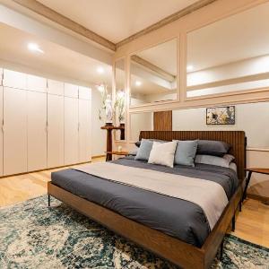 Stylish Haven w/ Balcony Steps to Jazz Bar & Cafes
