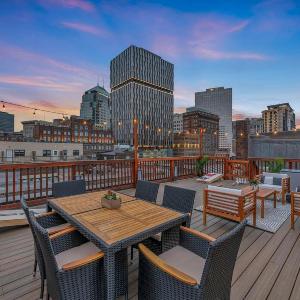 Penthouse Lofts on E 4th Private Rooftop Patio