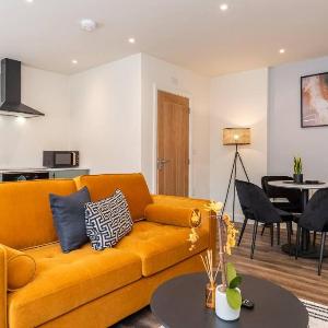 Aurum 6 - Chic 1BR Stay by DMU City Centre