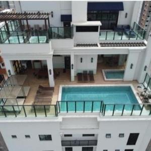 Summerview novo  2 piscinas e 2 jacuzzis 2 quartos Novo!