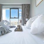 Burj Royale Luxury: One-Bedroom with City Views