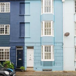 Host & Stay - Blue Hues on Over Street