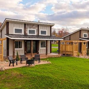 Valley View Resort Cabin #1 1-Bed Modern-Luxury with Hot Tub in Canaan Valley WV