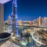 SML Vacation Homes - Sky High Apartments with Burj Khalifa and Dubai Fountain Views at Grande Signature Downtown Dubai