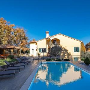 4 BDR Villa Filleona with Pool - Happy Rentals