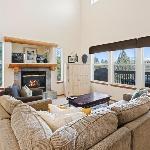 Beautiful Bend Townhouse - Country Feeling Right in Town 4230