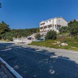 Apartments and rooms with parking space Podgora Makarska - 23916
