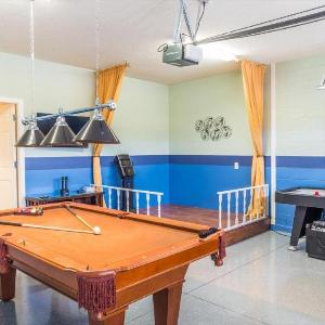 Windsor Westside Resort 7 Bedroom Home with Game Room 0854