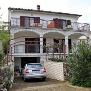 Apartments with a parking space Malinska (Krk) - 5284