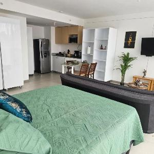 Tropical Vista iFreses 2nd floor! AC TV and Pool