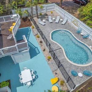 Sunshine House #1-Selfie-Friendly - Steps to Beach
