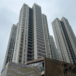 Annie 2704-only 260 metres from Metro Line 2 Exit C of BeiChun