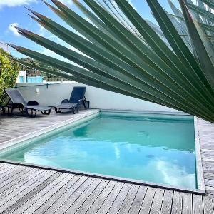 Blue Icon Apartment at Mambo Beach with pool
